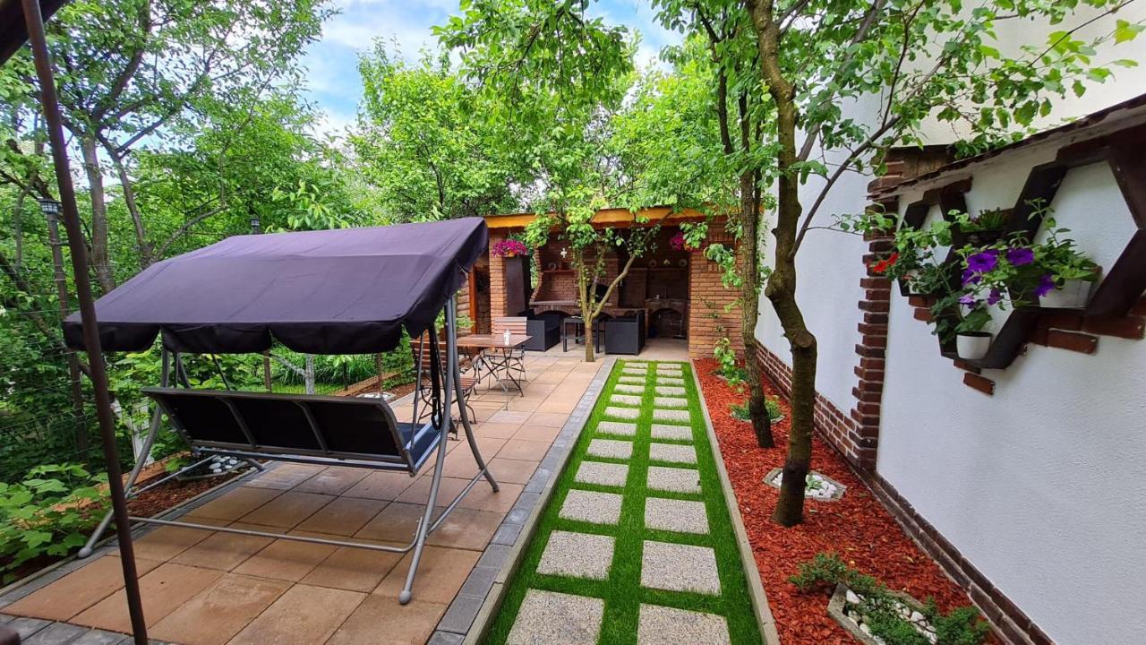 Cozy House With Nice Garden In Heart Of City Center Villa Kolozsvár Kültér fotó